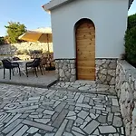 Silencia 200 M Do Mora Jacuzzi Besplatni Parking Idealno Za Obitelj Villa Pag Town