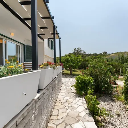 Silencia Villa *