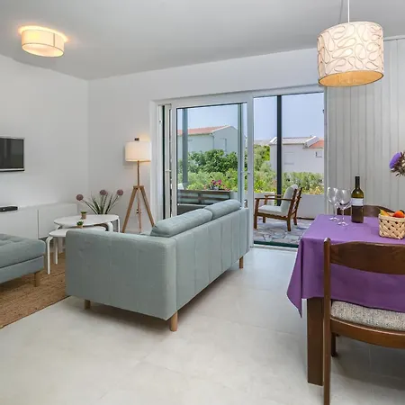Silencia Villa *