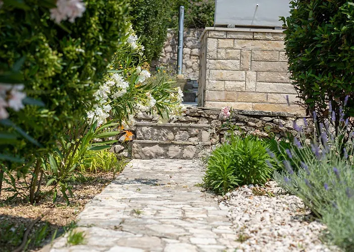 Silencia 200 M Do Mora Jacuzzi Besplatni Parking Idealno Za Obitelj Pag Town