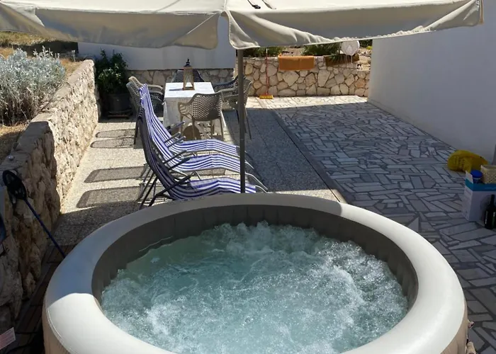 Silencia 200 M Do Mora Jacuzzi Besplatni Parking Idealno Za Obitelj * Pag Town